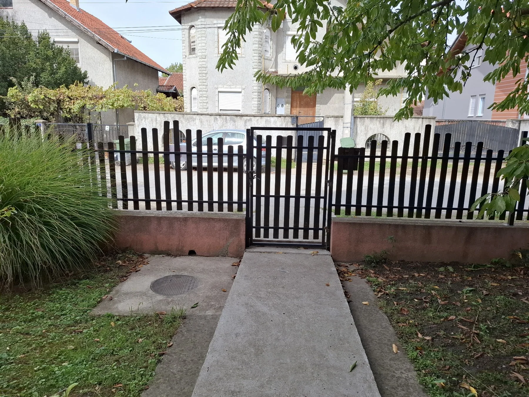 Prilaz i kapija